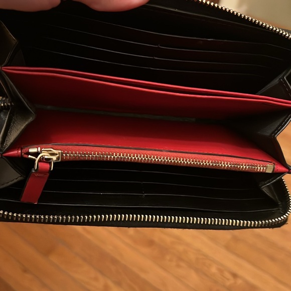 Beautiful Valentino wallet - Picture 9 of 14